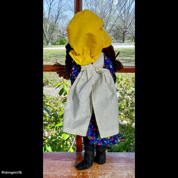 ▪️VTG▪️RARE Handcrafted Souvenir LAURA INGALLS WILDER Doll PLUS Bonus Books - Picture 3 of 11